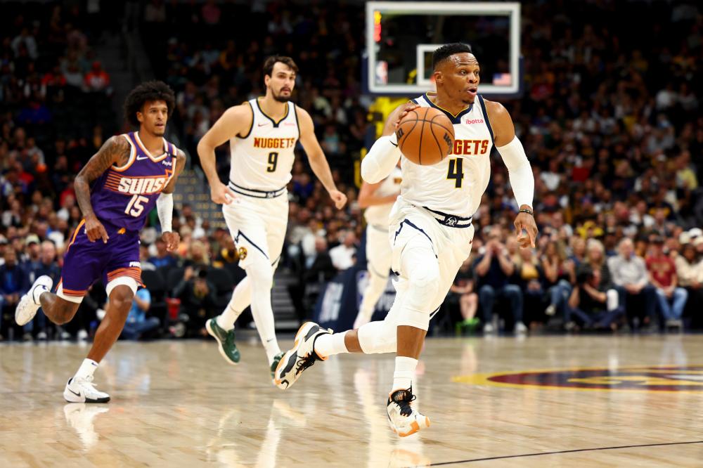 他经常在右 他经常在右