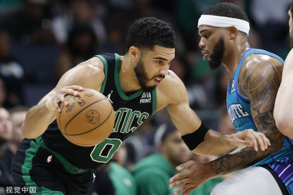 背后更有梅 背后更有梅